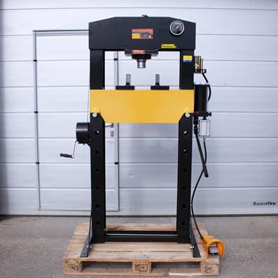 Hydraulisk verkstedpresse 50 tonn.jpg