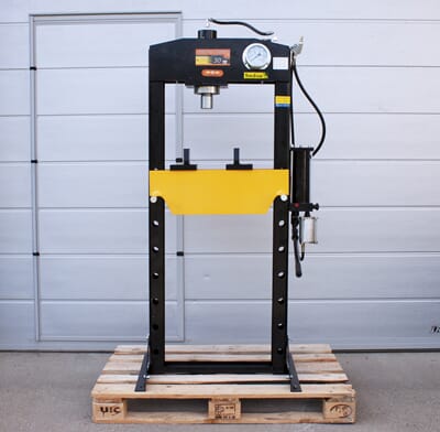 Verkstedpresse Toolfarm 30 tonn.jpg
