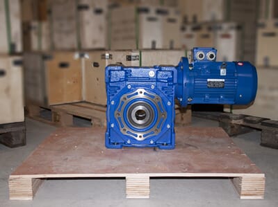 Snekkegir NMRV 150-100-4kW.jpg